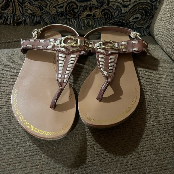 G BY GUESS GG LALLY 2-X BROWN/ METALLIC T STRAP THONG SANDALS Size 9 - Picture 2 of 7
